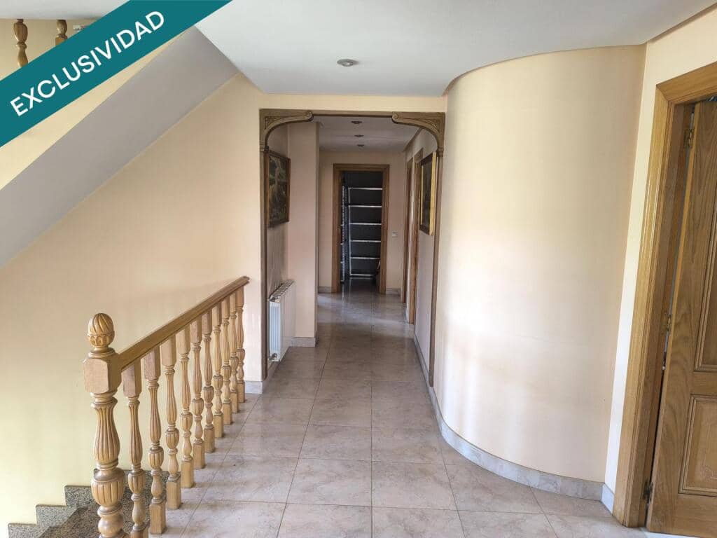 4 bedroom Finca/Country House for sale in Quintana del Castillo with garage - € 185,000 (Ref: 9721546)