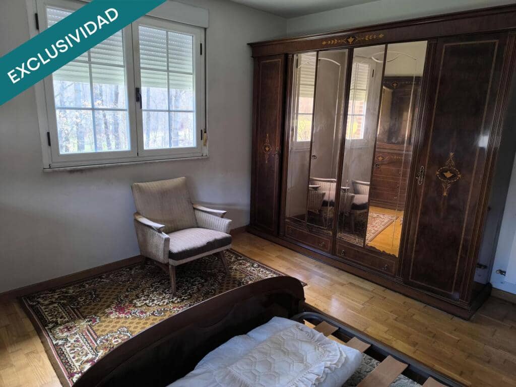 4 bedroom Finca/Country House for sale in Quintana del Castillo with garage - € 185,000 (Ref: 9721546)