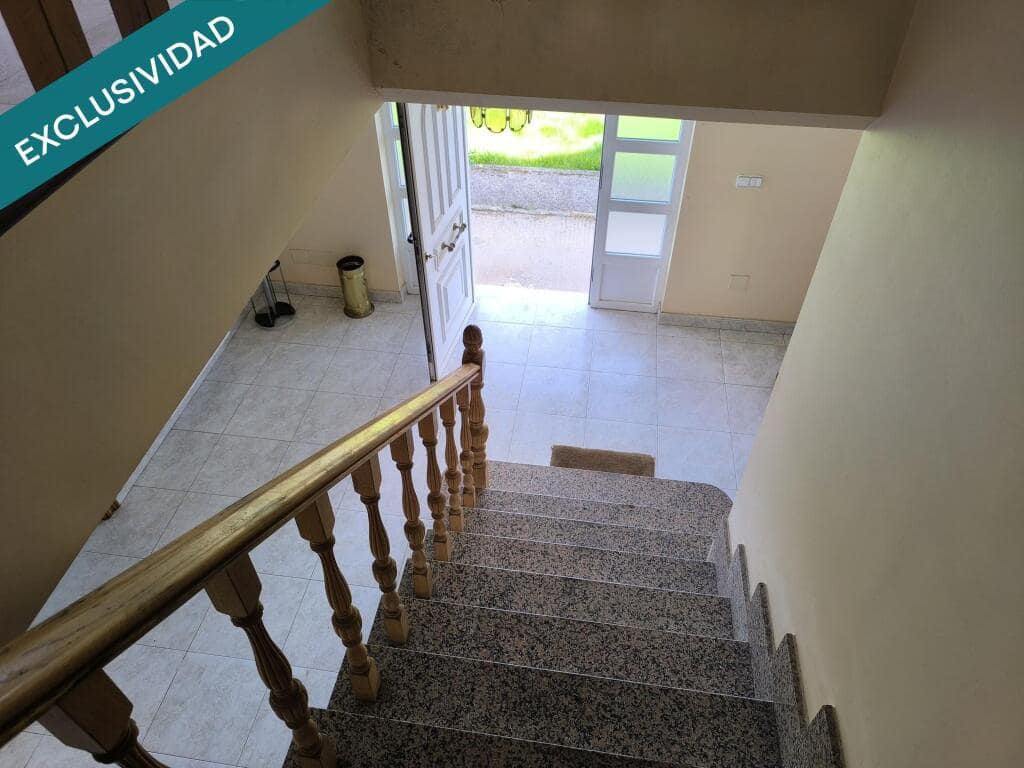 4 bedroom Finca/Country House for sale in Quintana del Castillo with garage - € 185,000 (Ref: 9721546)