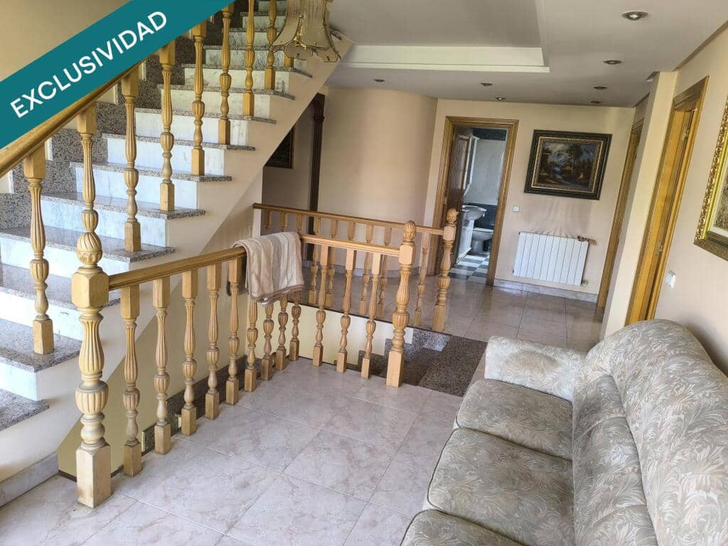 4 bedroom Finca/Country House for sale in Quintana del Castillo with garage - € 185,000 (Ref: 9721546)