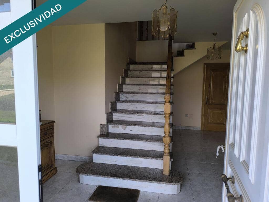 4 bedroom Finca/Country House for sale in Quintana del Castillo with garage - € 185,000 (Ref: 9721546)