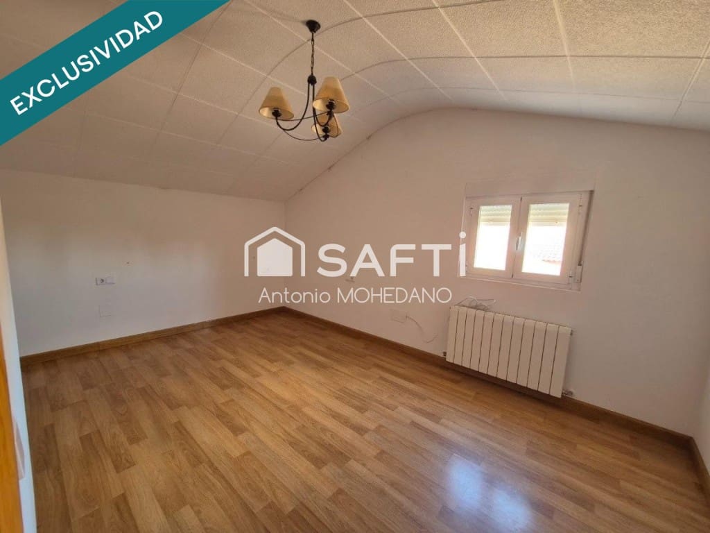 4 bedroom Villa for sale in Villamanan - € 179,000 (Ref: 9721547)