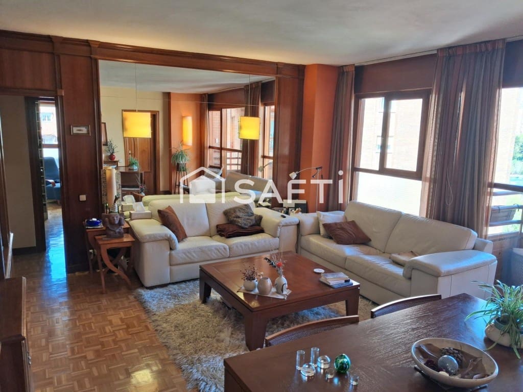 4 slaapkamer Appartement te koop in Madrid stad - € 800.000 (Ref: 9721552)