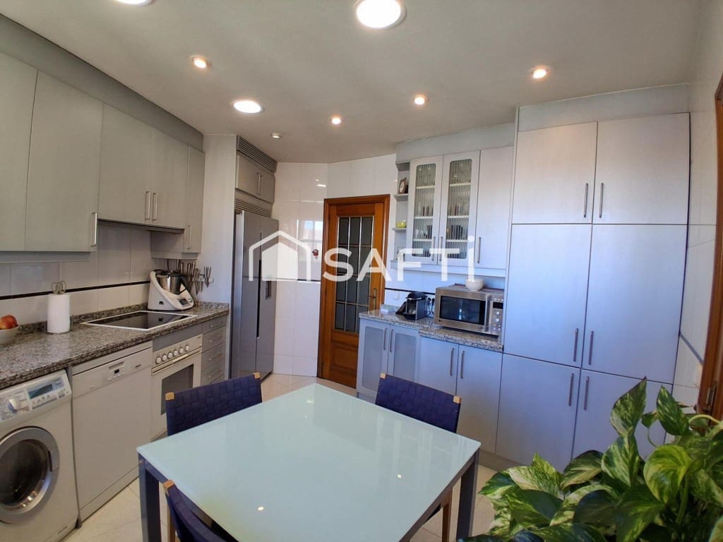 4 slaapkamer Appartement te koop in Madrid stad - € 800.000 (Ref: 9721552)