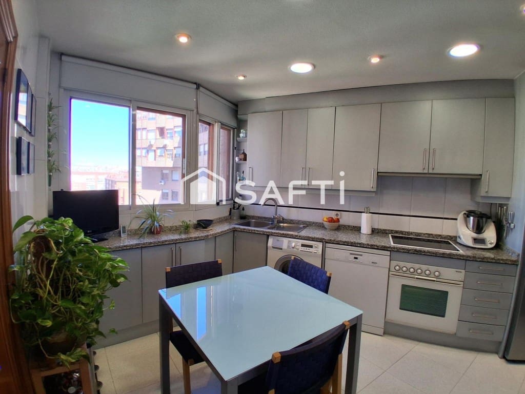 4 slaapkamer Appartement te koop in Madrid stad - € 800.000 (Ref: 9721552)