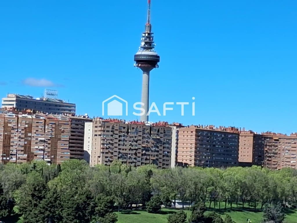 4 slaapkamer Appartement te koop in Madrid stad - € 800.000 (Ref: 9721552)