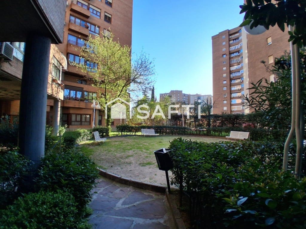 4 slaapkamer Appartement te koop in Madrid stad - € 800.000 (Ref: 9721552)