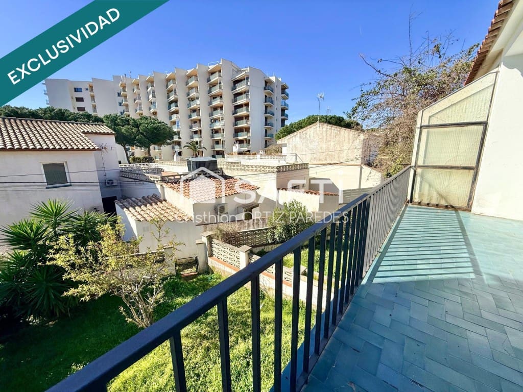 3 bedroom Villa for sale in Palamos with garage - € 525,000 (Ref: 9726569)