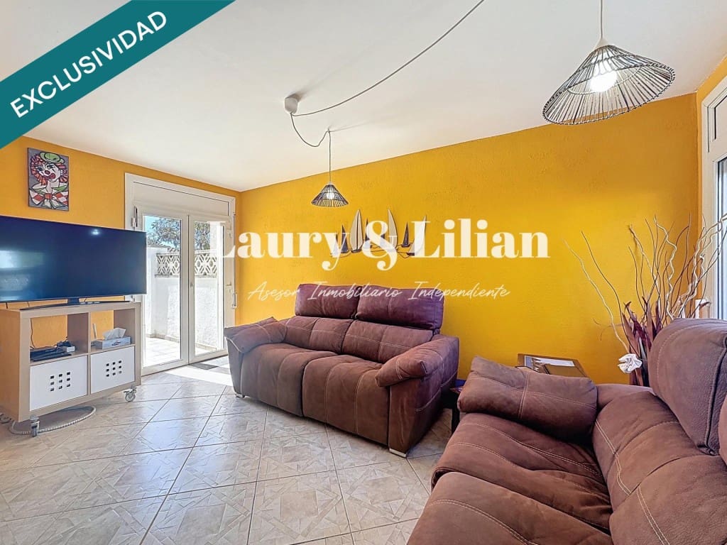 2 bedroom Villa for sale in Empuriabrava with pool - € 249,000 (Ref: 9726570)