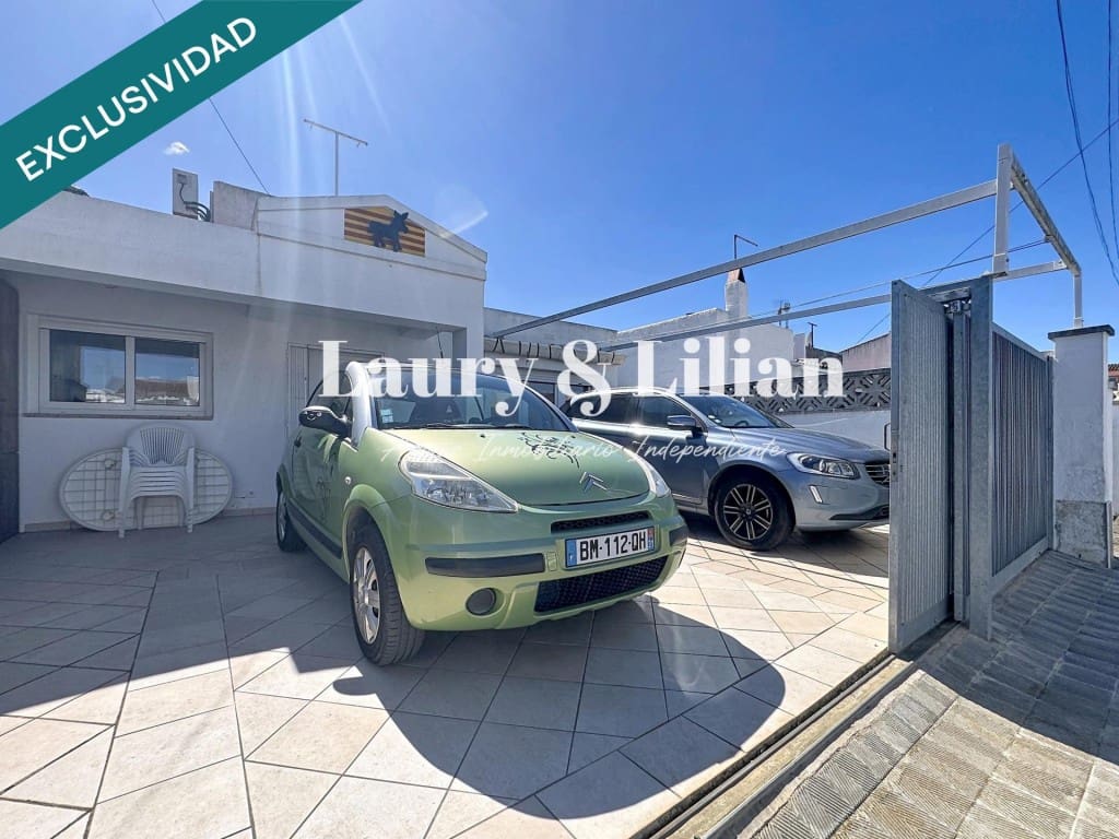 2 bedroom Villa for sale in Empuriabrava with pool - € 249,000 (Ref: 9726570)