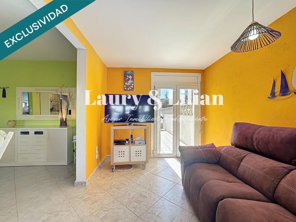 2 bedroom Villa for sale in Empuriabrava with pool - € 249,000 (Ref: 9726570)