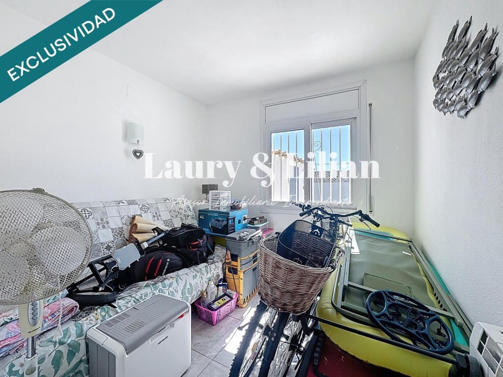 2 bedroom Villa for sale in Empuriabrava with pool - € 249,000 (Ref: 9726570)