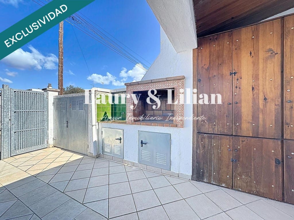 2 bedroom Villa for sale in Empuriabrava with pool - € 249,000 (Ref: 9726570)