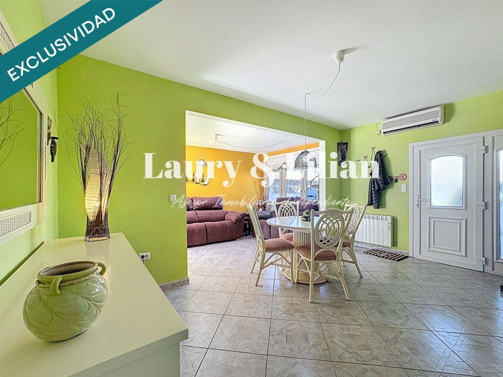 2 bedroom Villa for sale in Empuriabrava with pool - € 249,000 (Ref: 9726570)