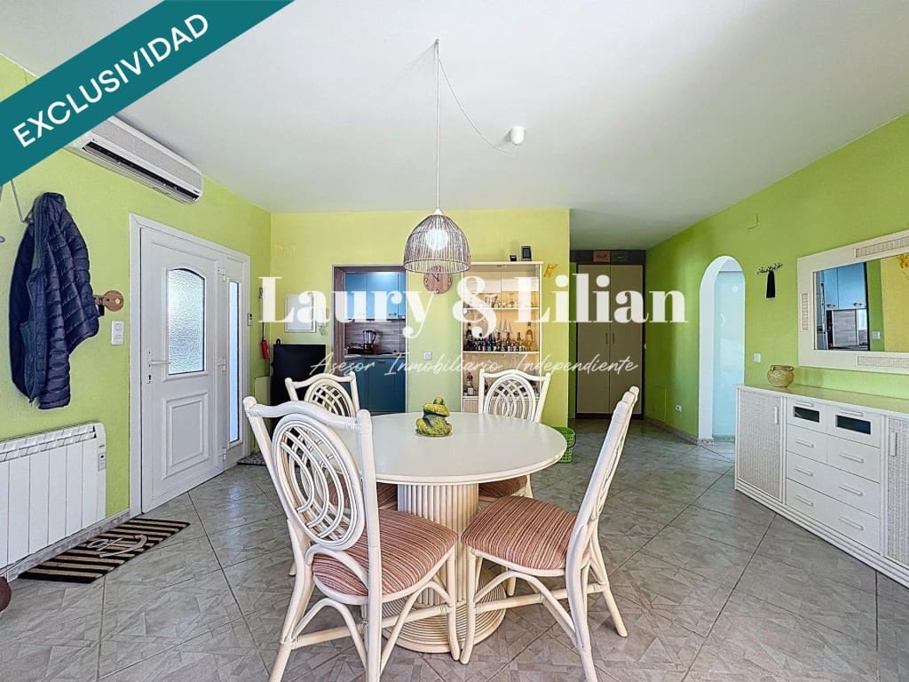 2 bedroom Villa for sale in Empuriabrava with pool - € 249,000 (Ref: 9726570)