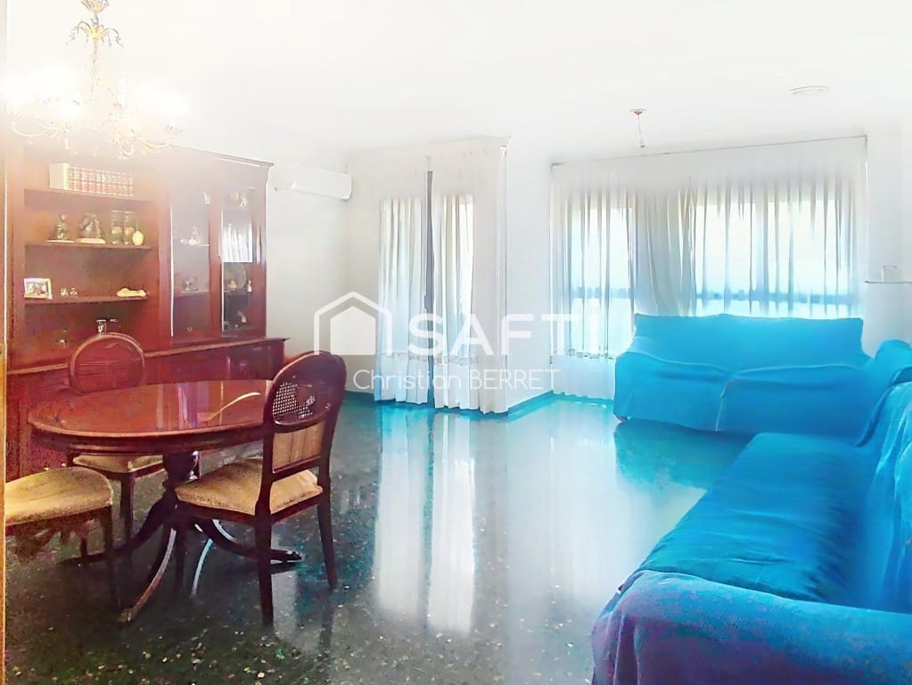 4 bedroom Apartment for sale in Valencia city - € 420,000 (Ref: 9726571)