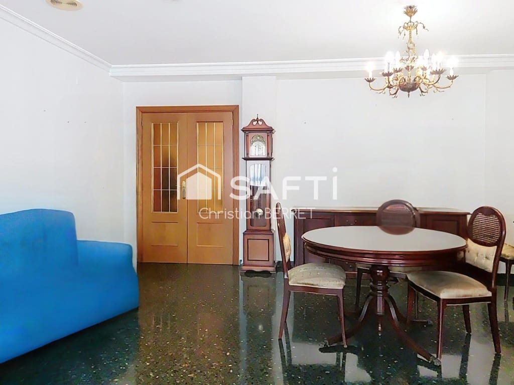 4 bedroom Apartment for sale in Valencia city - € 420,000 (Ref: 9726571)