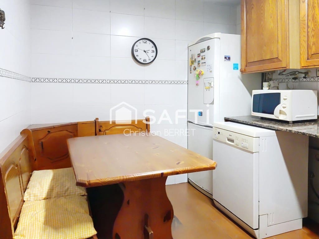 4 bedroom Apartment for sale in Valencia city - € 420,000 (Ref: 9726571)