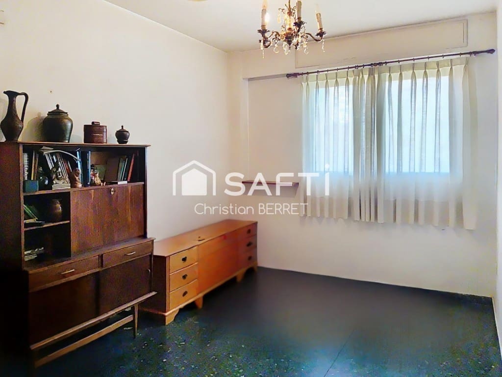 4 bedroom Apartment for sale in Valencia city - € 420,000 (Ref: 9726571)