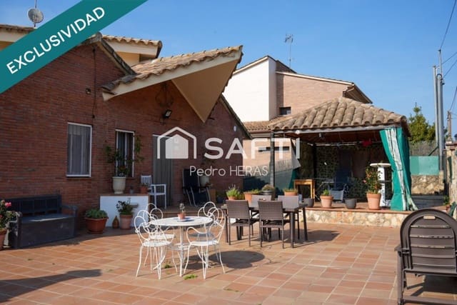 7 Zimmer Villa zu verkaufen in Fogars de la Selva mit Pool Garage - 345.000 € (Ref: 9731976)