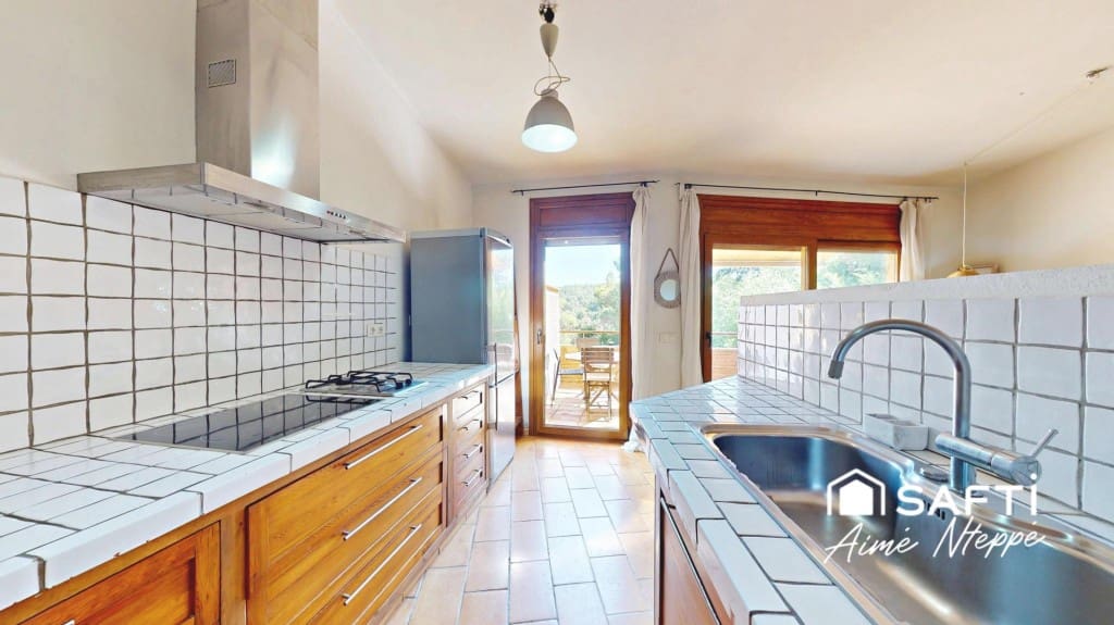Chalet de 5 habitaciones en Begur en venta con piscina garaje - 650.000 € (Ref: 9731982)