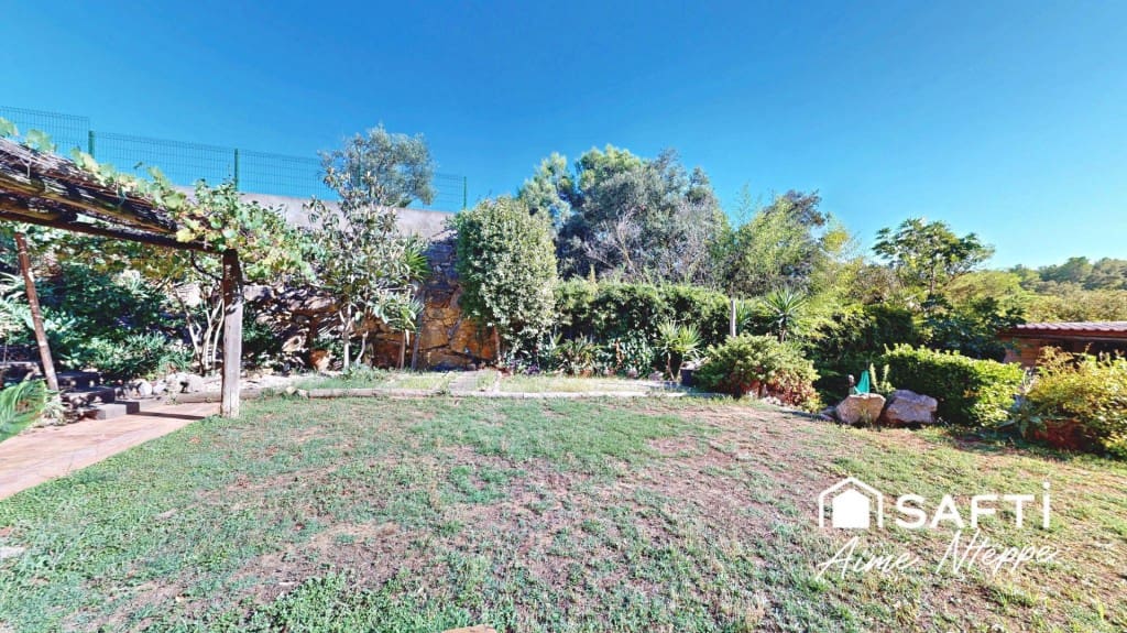 Chalet de 5 habitaciones en Begur en venta con piscina garaje - 650.000 € (Ref: 9731982)