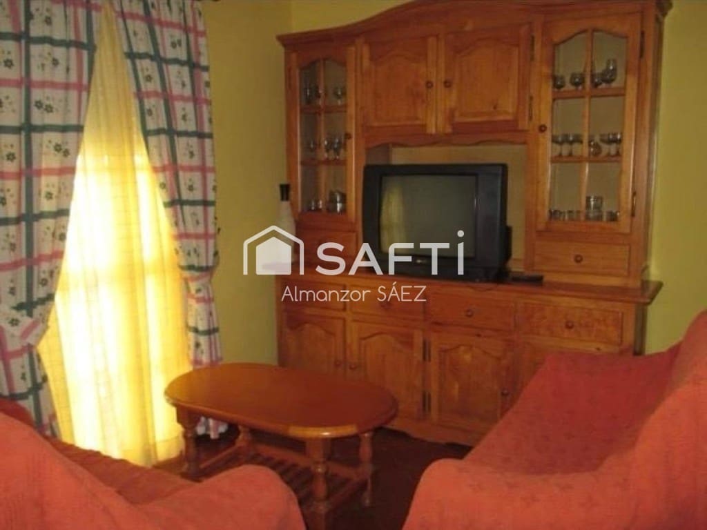 2 bedroom Terraced Villa for sale in Algar - € 55,000 (Ref: 9731985)