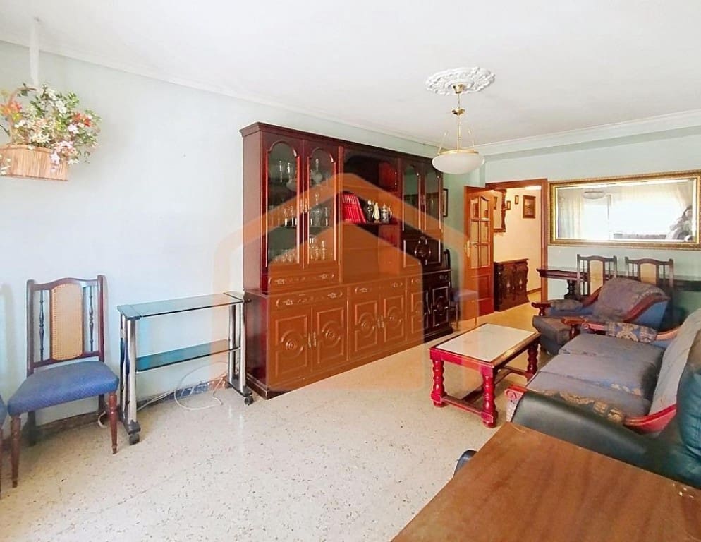 4 bedroom Apartment for sale in Salamanca city - € 320,000 (Ref: 9731986)