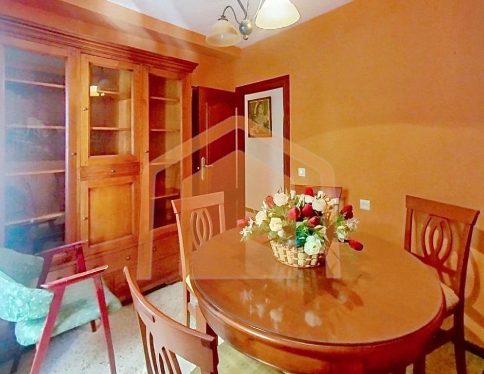 4 bedroom Apartment for sale in Salamanca city - € 320,000 (Ref: 9731986)