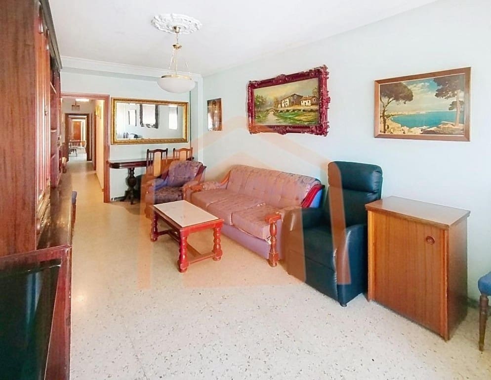 4 bedroom Apartment for sale in Salamanca city - € 320,000 (Ref: 9731986)