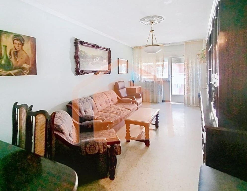 4 bedroom Apartment for sale in Salamanca city - € 320,000 (Ref: 9731986)