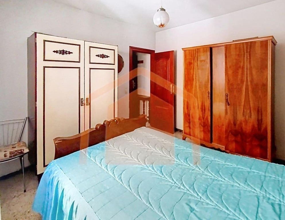 4 bedroom Apartment for sale in Salamanca city - € 320,000 (Ref: 9731986)