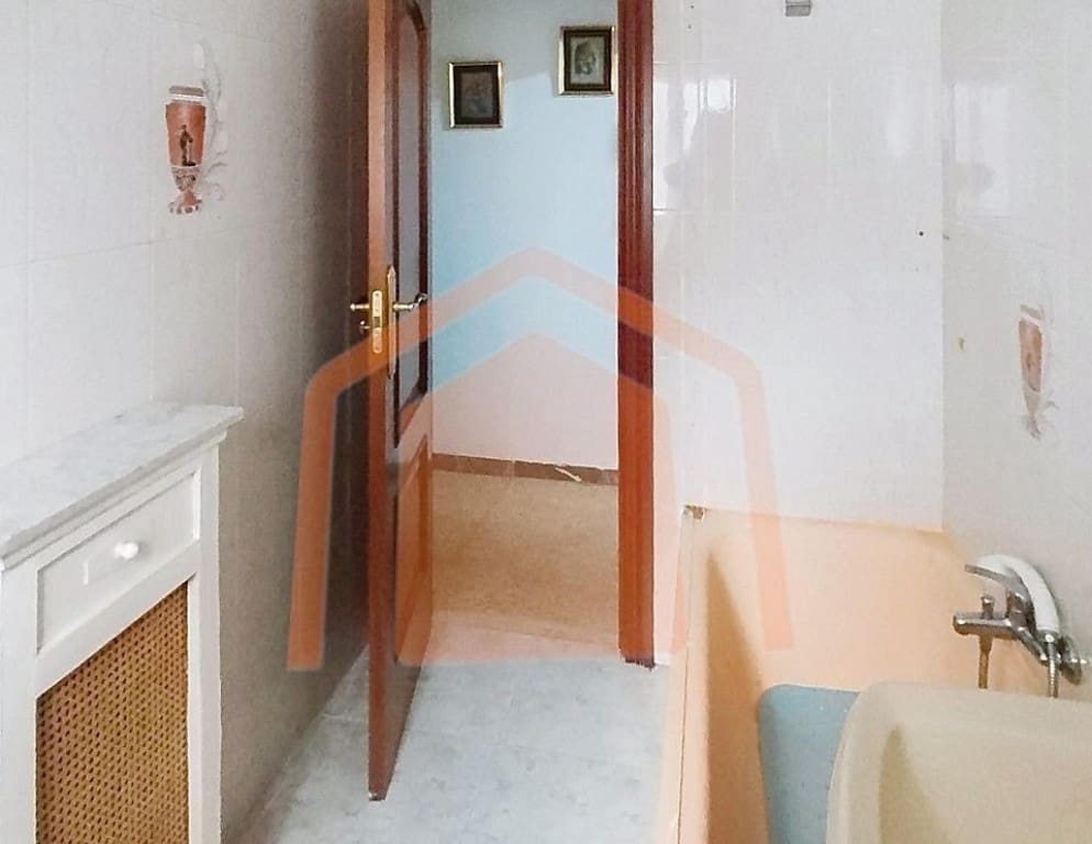 4 bedroom Apartment for sale in Salamanca city - € 320,000 (Ref: 9731986)