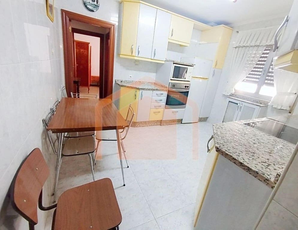 4 bedroom Apartment for sale in Salamanca city - € 320,000 (Ref: 9731986)