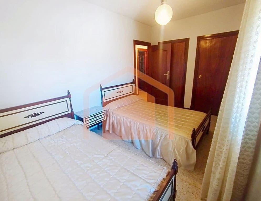 4 bedroom Apartment for sale in Salamanca city - € 320,000 (Ref: 9731986)