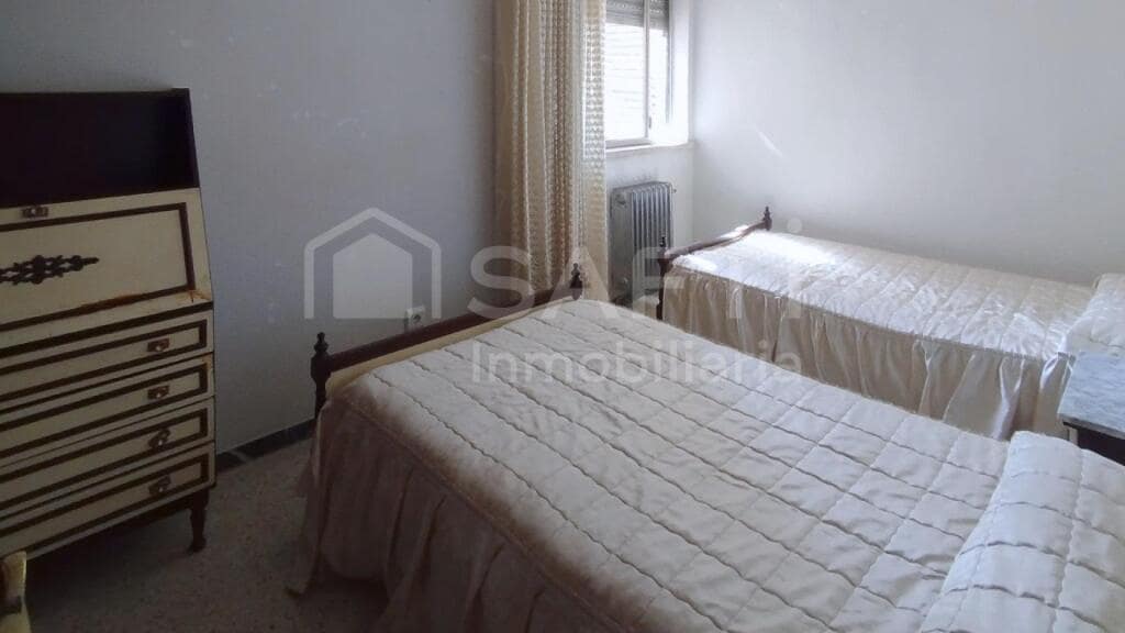 4 bedroom Apartment for sale in Salamanca city - € 310,000 (Ref: 9731986)