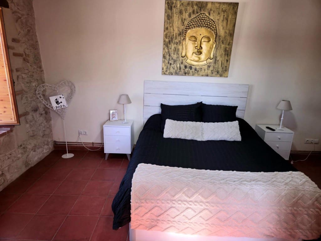 3 bedroom Villa for sale in Calzada de Valdunciel - € 209,900 (Ref: 9731987)