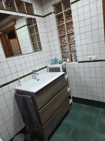 3 bedroom Villa for sale in Calzada de Valdunciel - € 209,900 (Ref: 9731987)