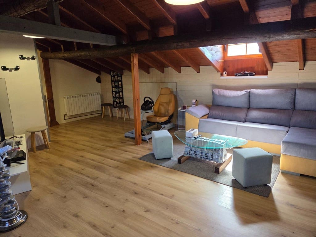 3 bedroom Villa for sale in Calzada de Valdunciel - € 209,900 (Ref: 9731987)