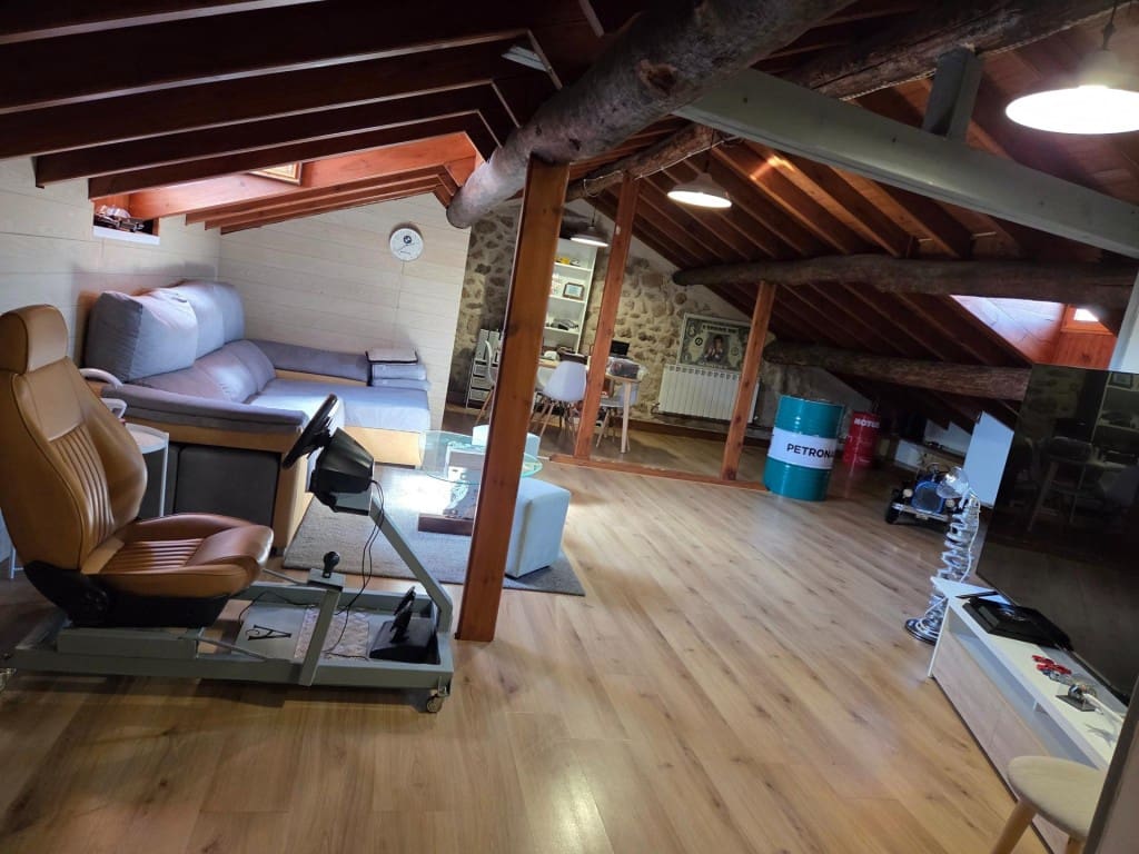 3 bedroom Villa for sale in Calzada de Valdunciel - € 209,900 (Ref: 9731987)