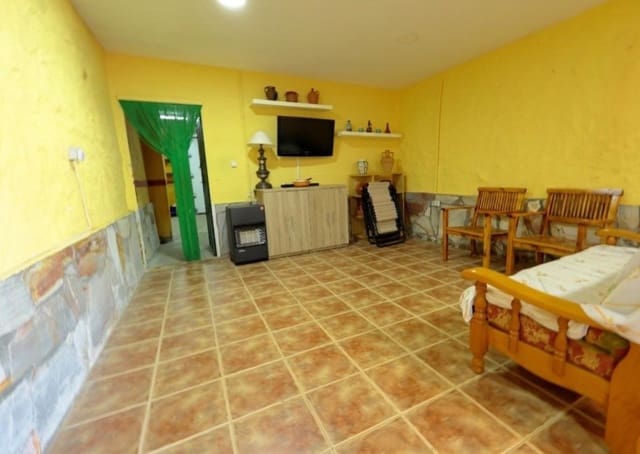 2 bedroom Villa for sale in Cacabelos with garage - € 87,000 (Ref: 9731988)