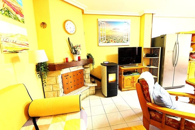 2 bedroom Villa for sale in Cacabelos with garage - € 87,000 (Ref: 9731988)