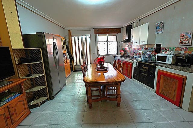 2 bedroom Villa for sale in Cacabelos with garage - € 87,000 (Ref: 9731988)