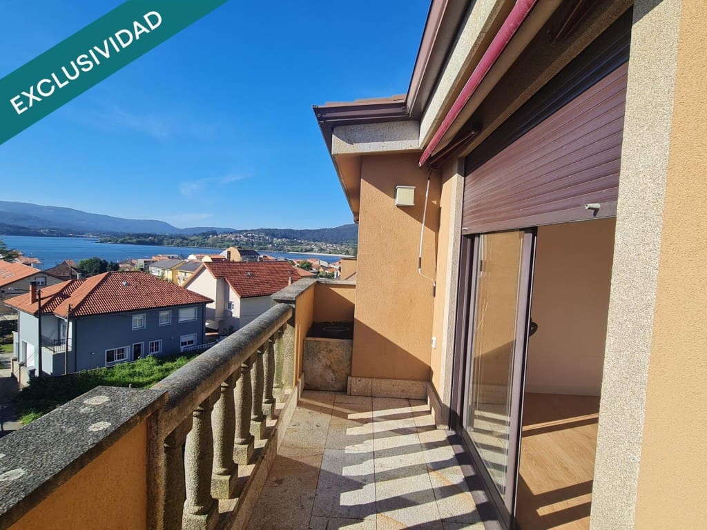 2 bedroom Penthouse for sale in Rianxo with garage - € 160,000 (Ref: 9735449)