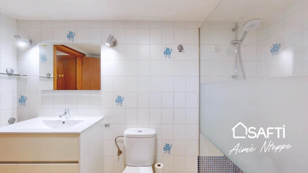 6 bedroom Villa for rent in Parlava with garage - € 1,200 (Ref: 9735451)