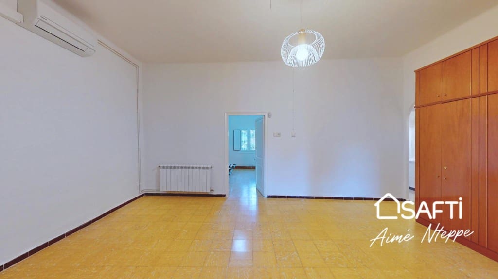 6 bedroom Villa for rent in Parlava with garage - € 1,200 (Ref: 9735451)