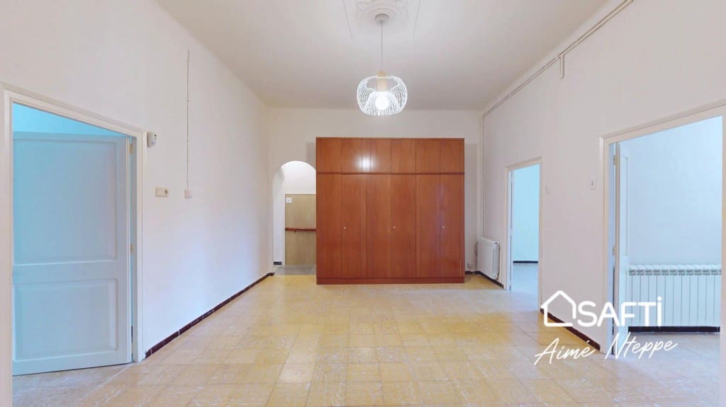 6 bedroom Villa for rent in Parlava with garage - € 1,200 (Ref: 9735451)