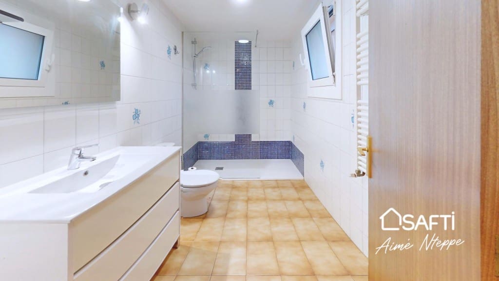 6 bedroom Villa for rent in Parlava with garage - € 1,200 (Ref: 9735451)