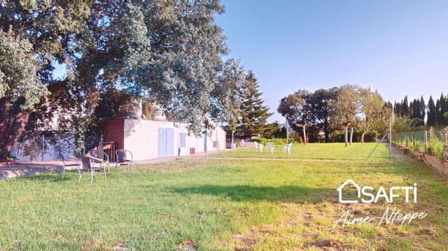 6 bedroom Villa for rent in Parlavà with garage - € 1,200 (Ref: 9735451)