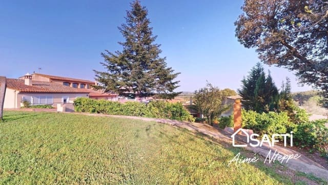 6 bedroom Villa for rent in Parlavà with garage - € 1,200 (Ref: 9735451)